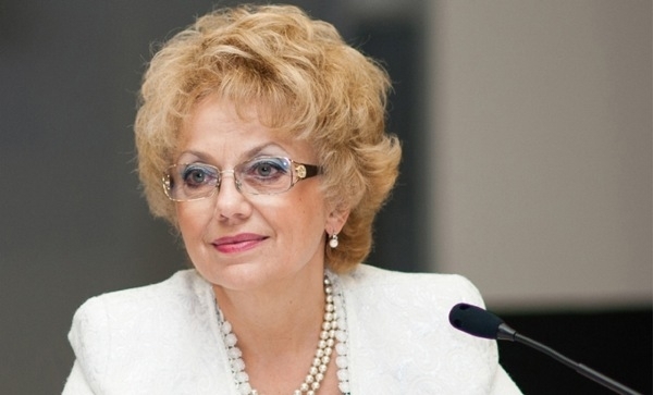 Вече 12 ти ден сагата Гинка ЧЕЗ държавата тресе политическата пирамида на България