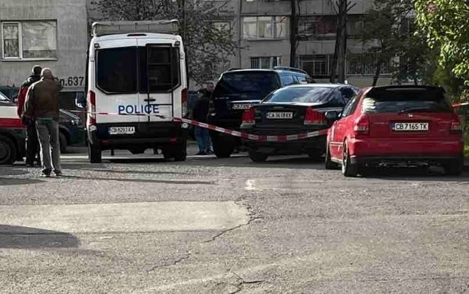 Чанта в която имало 40 лв телефон и ключове е