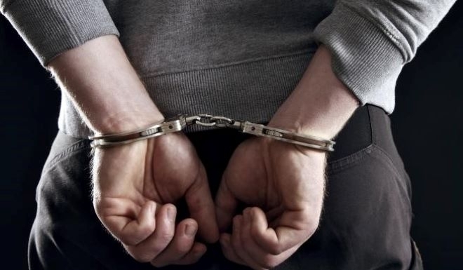 Задържаха спасителя който след скандал наби французин на плажа в