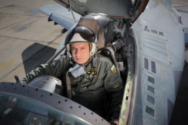 Съдът принуди ВВС да платят над 160 000 лв. за извънредния труд на загиналия пилот на Миг-29