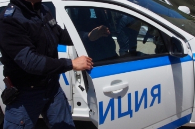 Непълнолетен хлапак юркал БМВ то на приятел и пробвал да подкупи