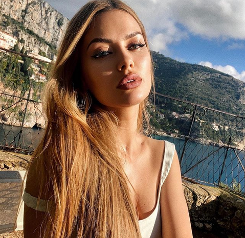 Известната руска красавица Виктория Боня чиито снимки в социалната мрежа