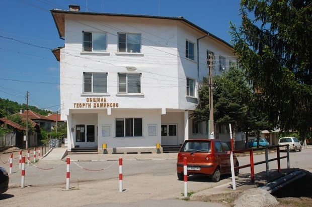 Община Георги Дамяново налага временен ограничителен режим на уличното осветление