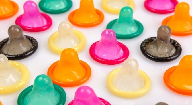 Здравните власти на САЩ напомнят на хората, че презервативите не