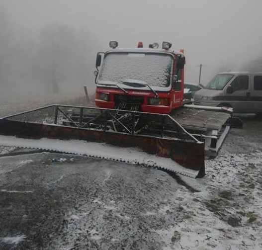 Зимата дойде и във Врачанския балкан Първи сняг заваля на хижа
