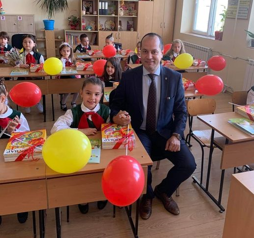 Кметът на Враца Калин Каменов честити първия учебен ден на