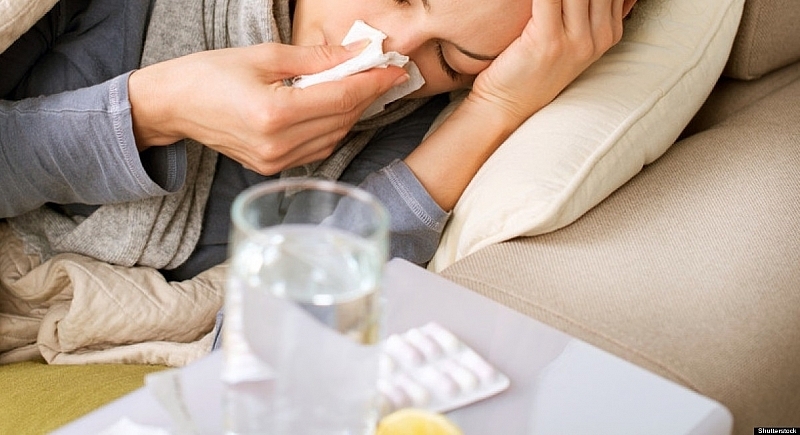 Симптомите са хрема суха мъчителна кашлица болки в гърлото Бърз