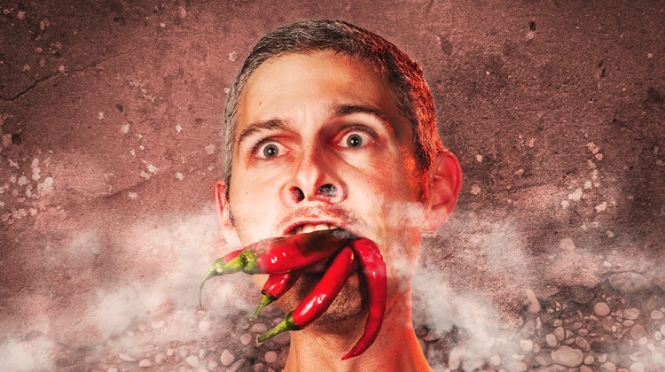 Деменцията е термин който обхваща симптоми влияещи на паметта мисленето