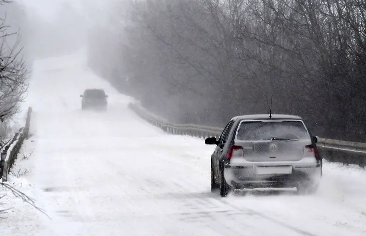 Движението по пътя Оряхово Кнежа е ограничено съобщават от Агенция