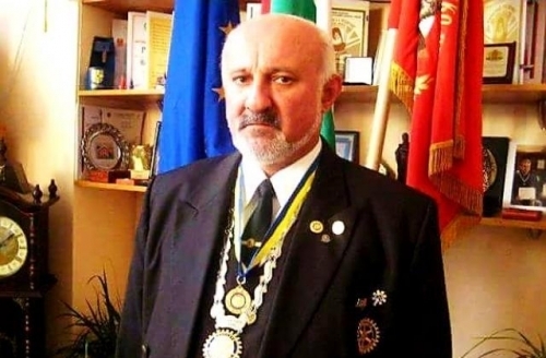 Коледен поздрав от директора на СУ "Христо Ботев" - Враца Виктор Кръстев