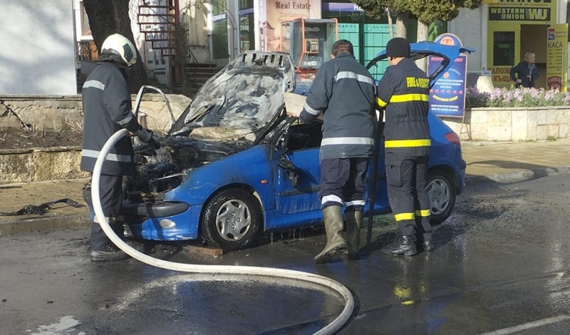 Кола се запали в движение в Берковица съобщиха от МВР