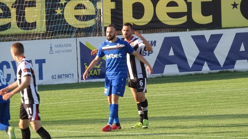 За натрупани жълти картони двама титулярни футболисти на Монтана ще