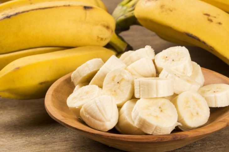 Според публикацията Health Human яденето на банани всеки ден може