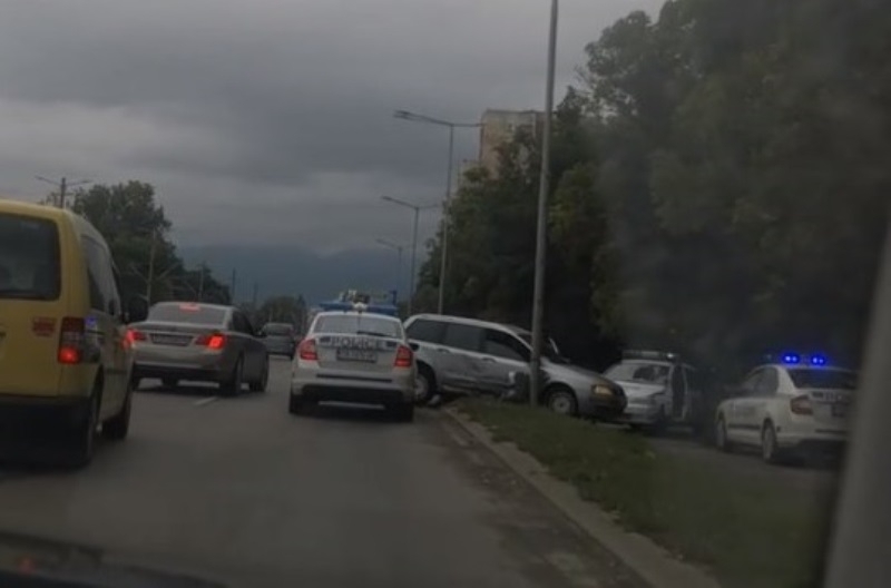 Простреляният нарушител прегазил полицаи в София е от Видин научи