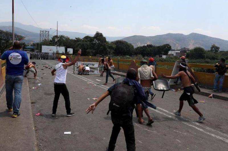 При нападение с експлозиви в югозападната част на Колумбия са убити осем
