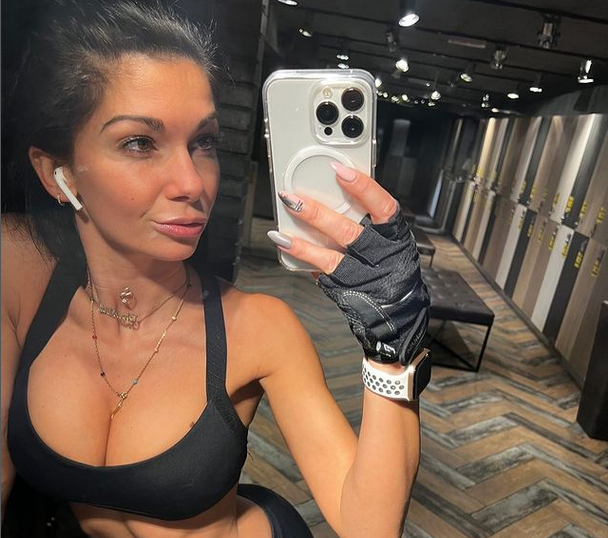 Родната фитнес манекенка Кристина Казакова не спира да привлича