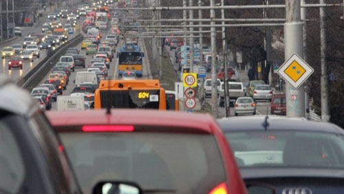 Около 100 хиляди автомобила са напуснали София до 16 00 часа