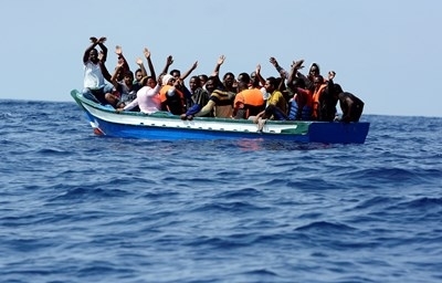 Броят на мигрантите и бежанците пристигнали в Европа през Средиземно