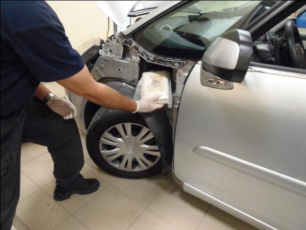 Мъж бе заловен с над един килограм кокаин в автомобила