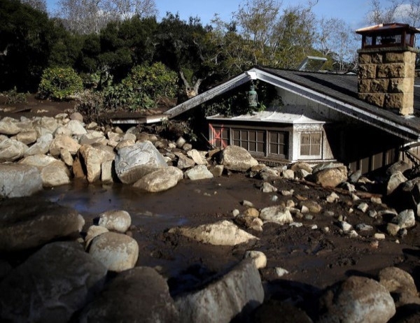 Властите в окръг Санта Барбара щата Калифорния обявиха принудителна евакуация
