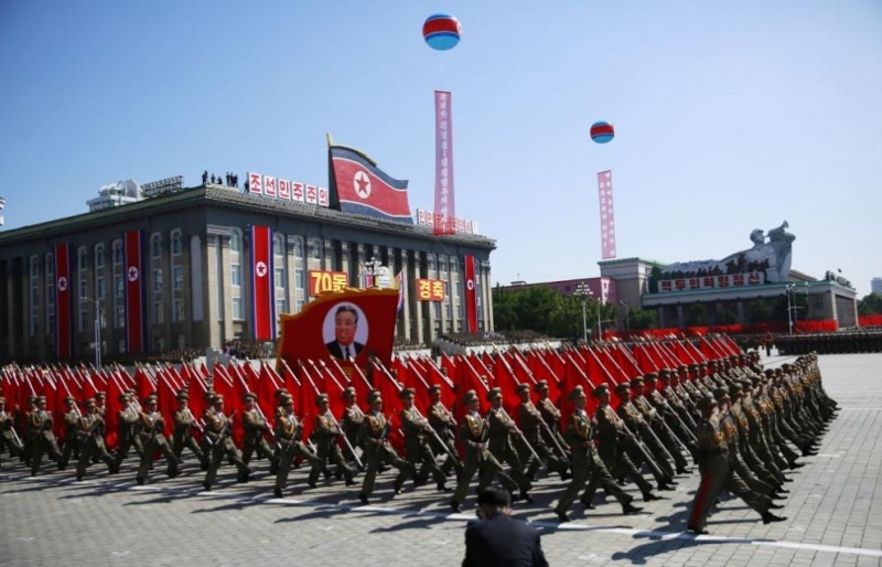 Северна Корея изглежда е организирала днес военен парад по случай