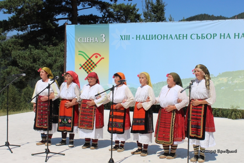 Пет медала три златни и два сребърни спечелиха самодейците