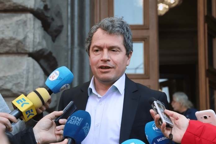 Зам министърът на електронното управление Михаил Стойнов е свалил кодовете за