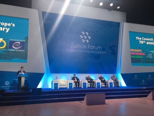 Имат ли право съдиите да изказват лично мнение в социалните