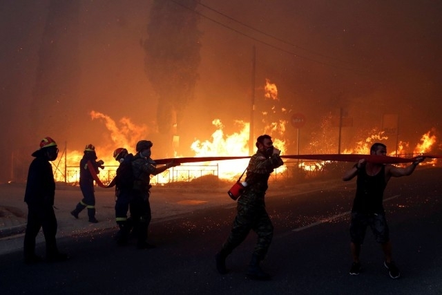 Българска гражданка е пострадала вследствие на пожарите в района на