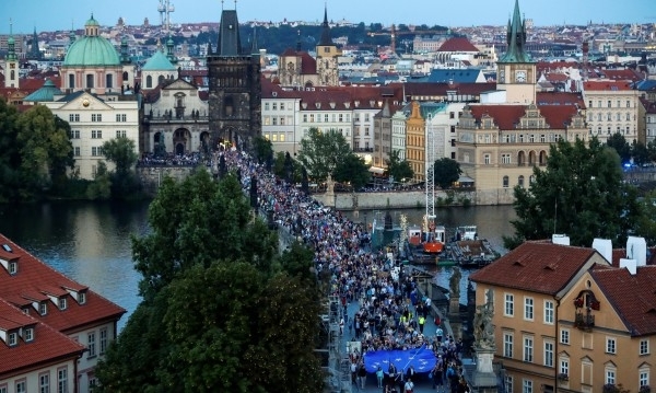 Близо 5000 души участваха в Прага в протестна демонстрация срещу