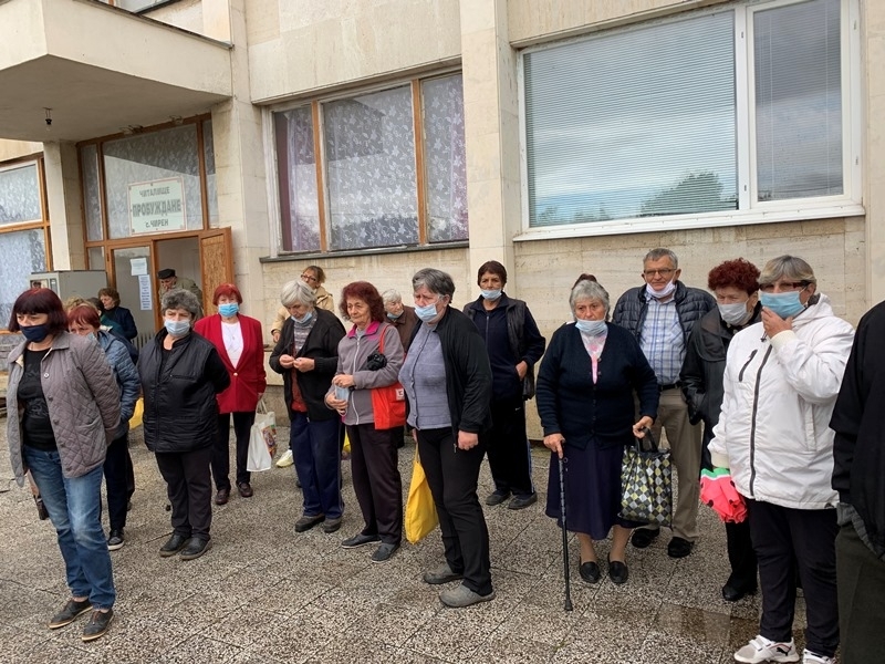 Общинските съветници от групата на ГЕРБ Димитър Динков Цветелина Николаев