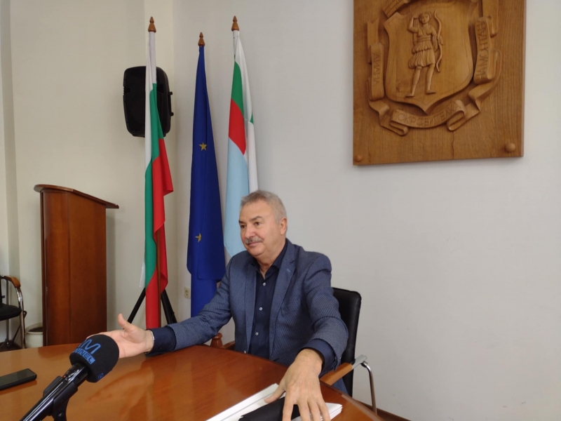 Започват ремонти в селата в Монтанско и обновяване на мрежата от контейнери за смет