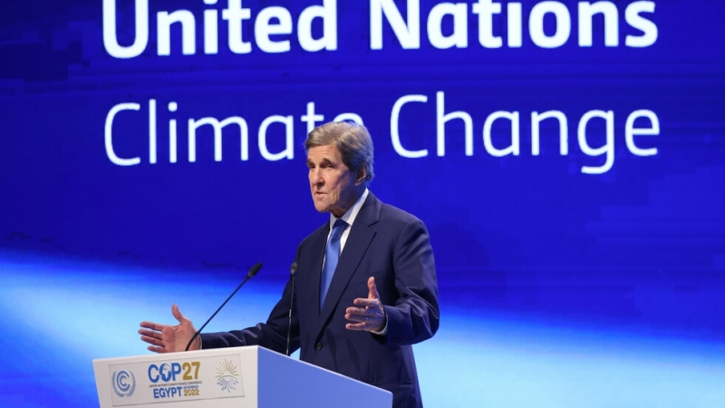 Комисията за надзор и отчетност на Камарата на представителите разследва