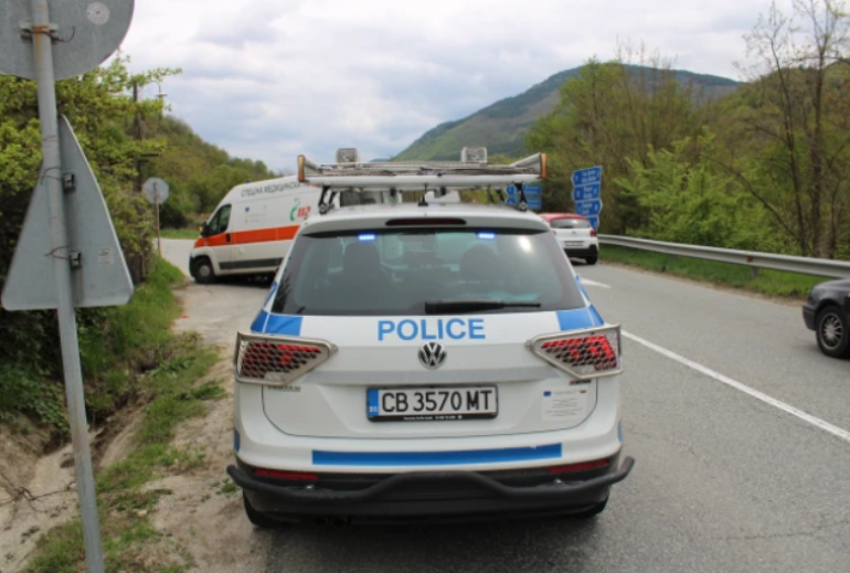 Жена е с опасност за живота след катастрофа в Монтанско