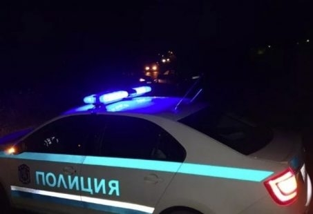 Униформени служители са заловили подпийнал шофьор да бръмчи из мездренските