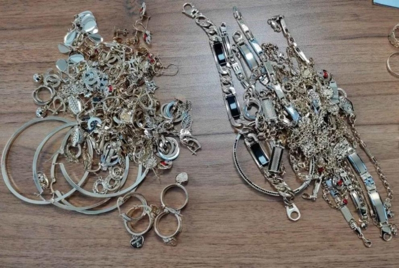 Близо 7 кг недекларирани златни изделия за 826 597 лева откриха митническите