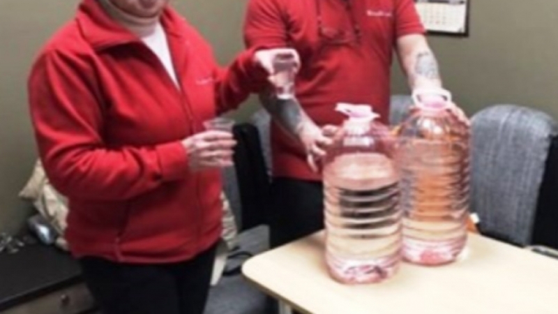 Дистрибутор от Пловдив понесе вината за тубите от минерална вода