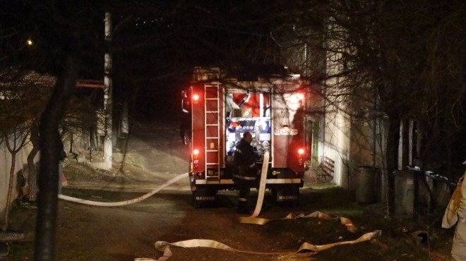 Жена е пострадала при пожар в село Хайредин съобщиха от