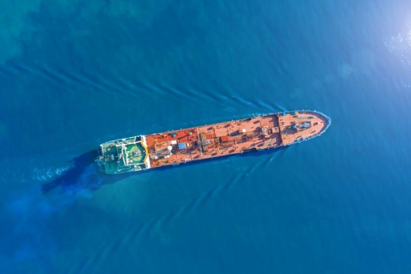 Огромен товарен кораб се блъсна на пристанище в Истанбул съобщи