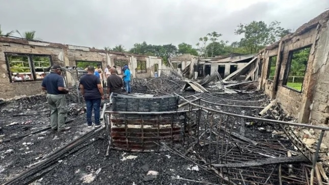 20 обгорени тела: Тийнейджърка подпали общежитието на училището си като отмъщение към директора