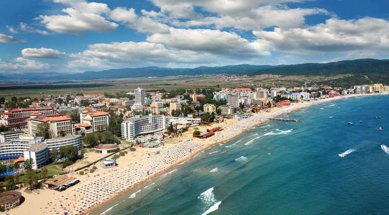 В разгара на август когато цените на почивките са най високи