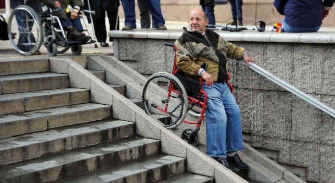 През 2018 г около 28 7 от жителите на ЕС в