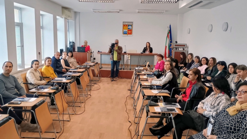 ОИЦ-Враца представи в Мездра актуални възможности за 2025 г.