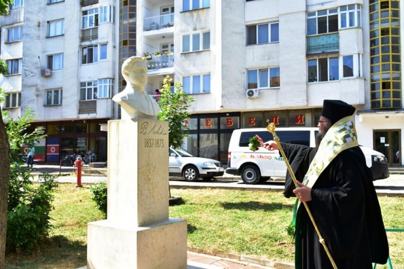 Откриха нов паметник на Васил Левски във Враца /снимки/