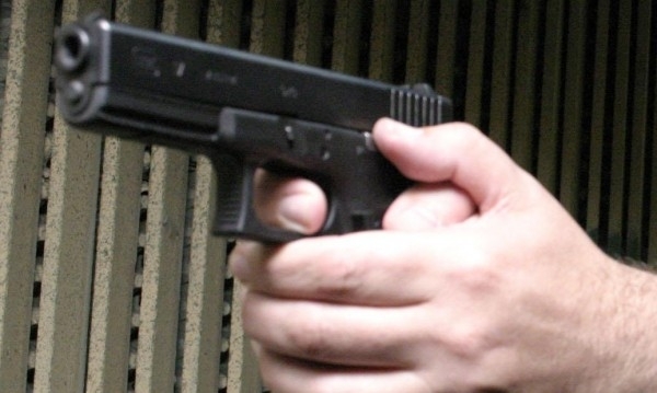 Служители на полицията в Велико Търново задържаха мъж попречил на