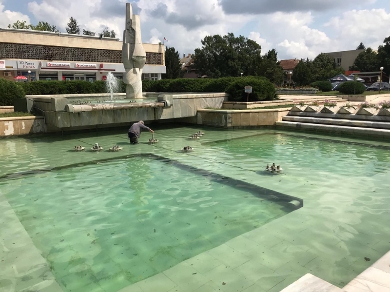 Ремонт на водоприемни шахти прави общинско предприятие Чистота в Мездра