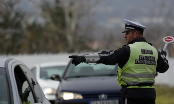 Полицията е заловила неправоспособен шофьор в село Крива бара съобщиха