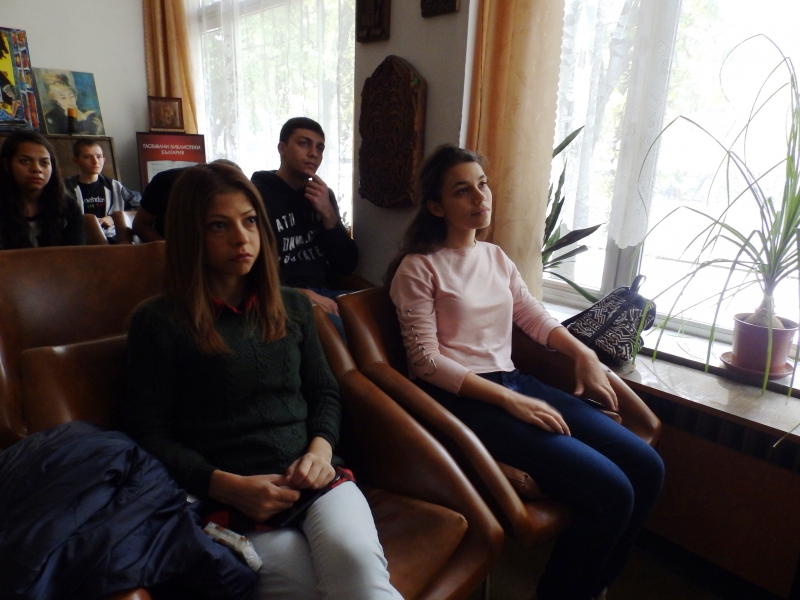 В Регионална библиотека Гео Милев бе проведена информационна среща на