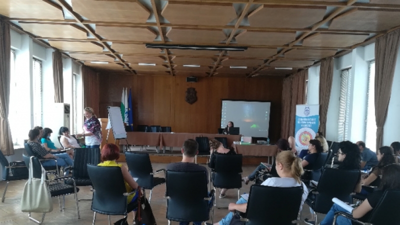 Общинският съвет по наркотичните вещества проведе обучение на социални работници