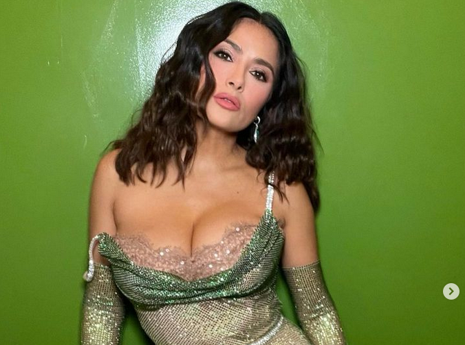 56 годишната Салма Хайек публикува в социалните мрежи снимка направена по